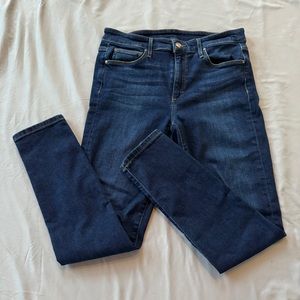 Dark Wash Joe’s Jeans 💙